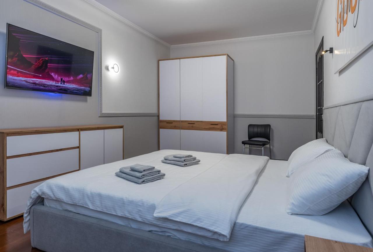 Modern 3 Bedroom Apartment Kiev Exterior foto