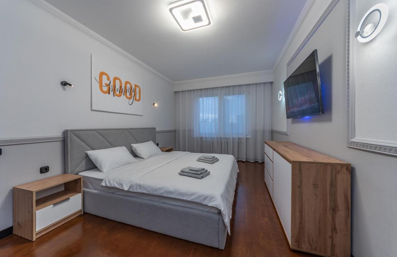 Modern 3 Bedroom Apartment Kiev Exterior foto