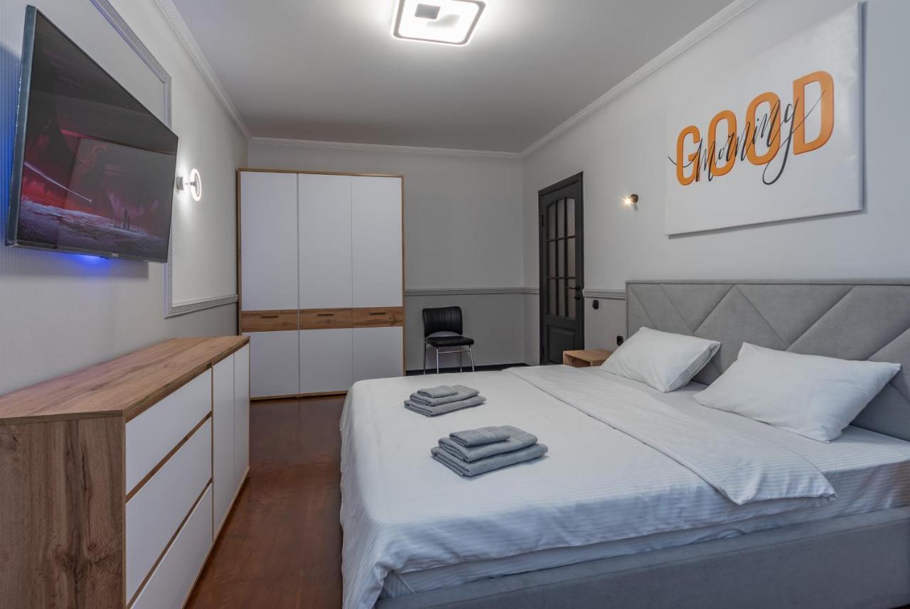 Modern 3 Bedroom Apartment Kiev Exterior foto