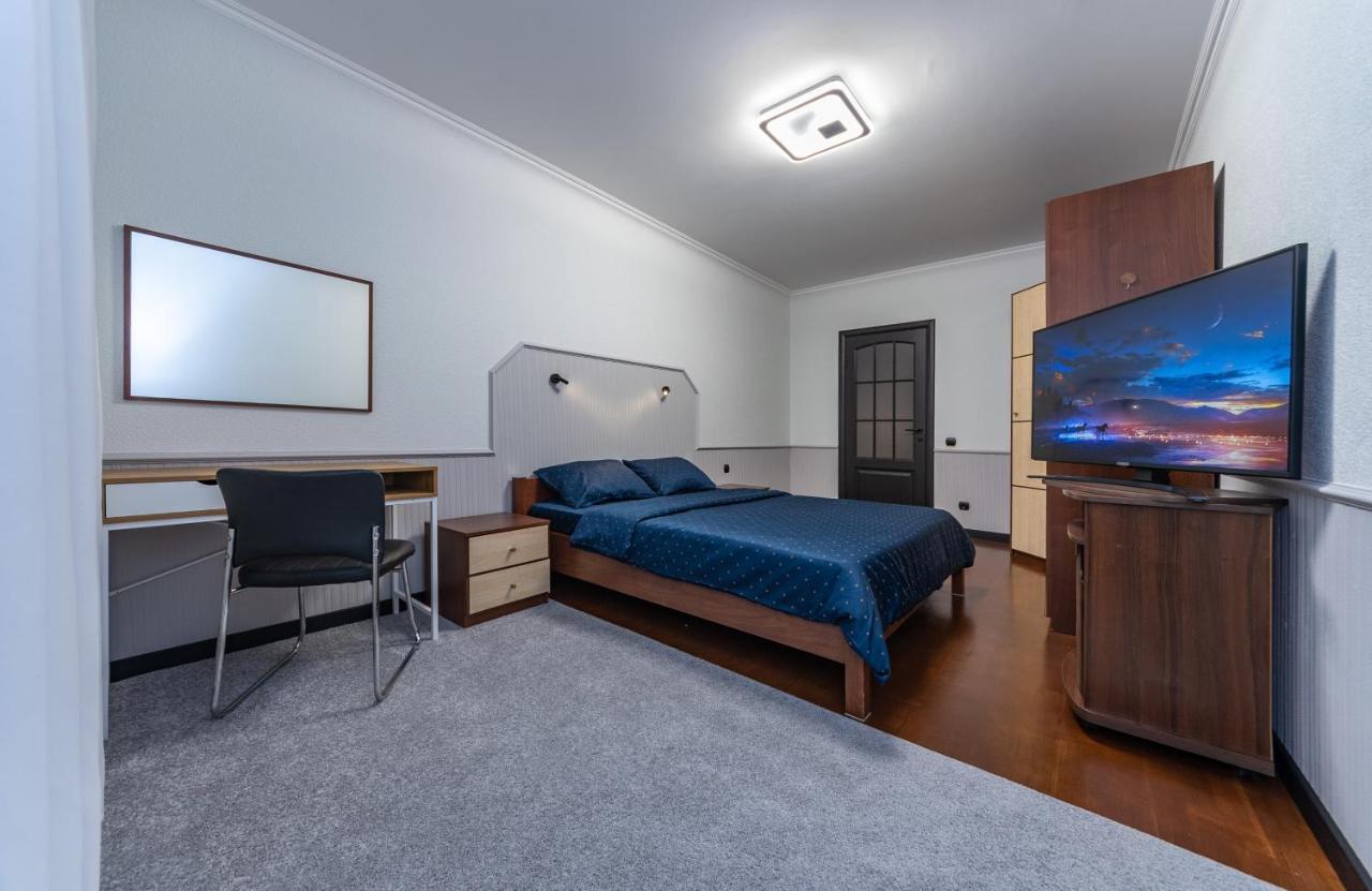 Modern 3 Bedroom Apartment Kiev Exterior foto